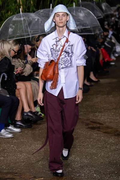 Look 17